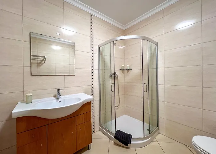 Charming 3-bedroom With Pool In アルブフェイラ