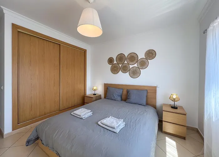 Charming 3-bedroom With Pool In *