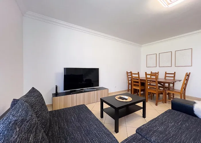 Charming 3-bedroom With Pool In 別荘 アルブフェイラ