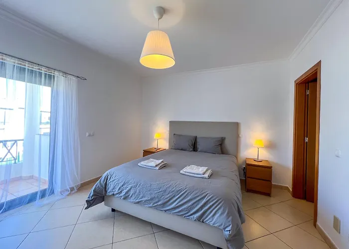 Charming 3-bedroom With Pool In