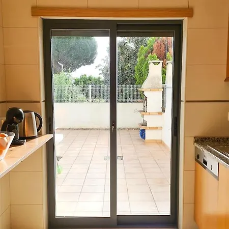 Charming 3-bedroom With Pool In *