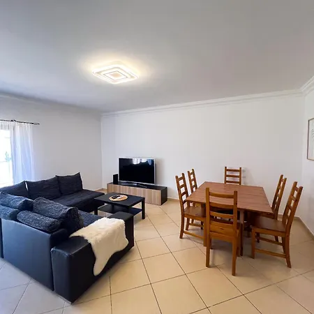 Feriehus Charming 3-bedroom With Pool In Albufeira